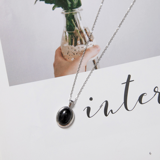 （N-821）シルバーフレームドオーバルペンダントネックレス