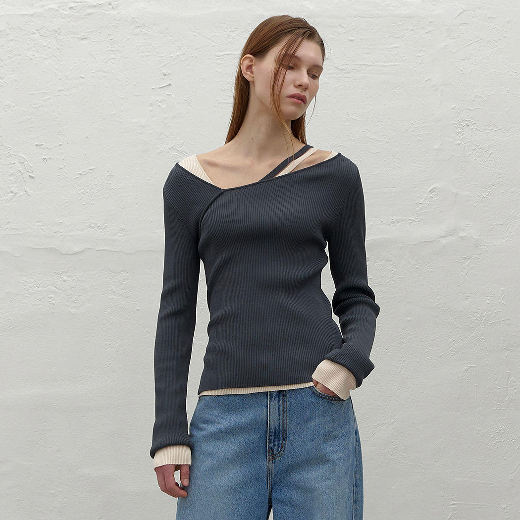 （T-6776）UNBALANCED NECK STRAP KNIT