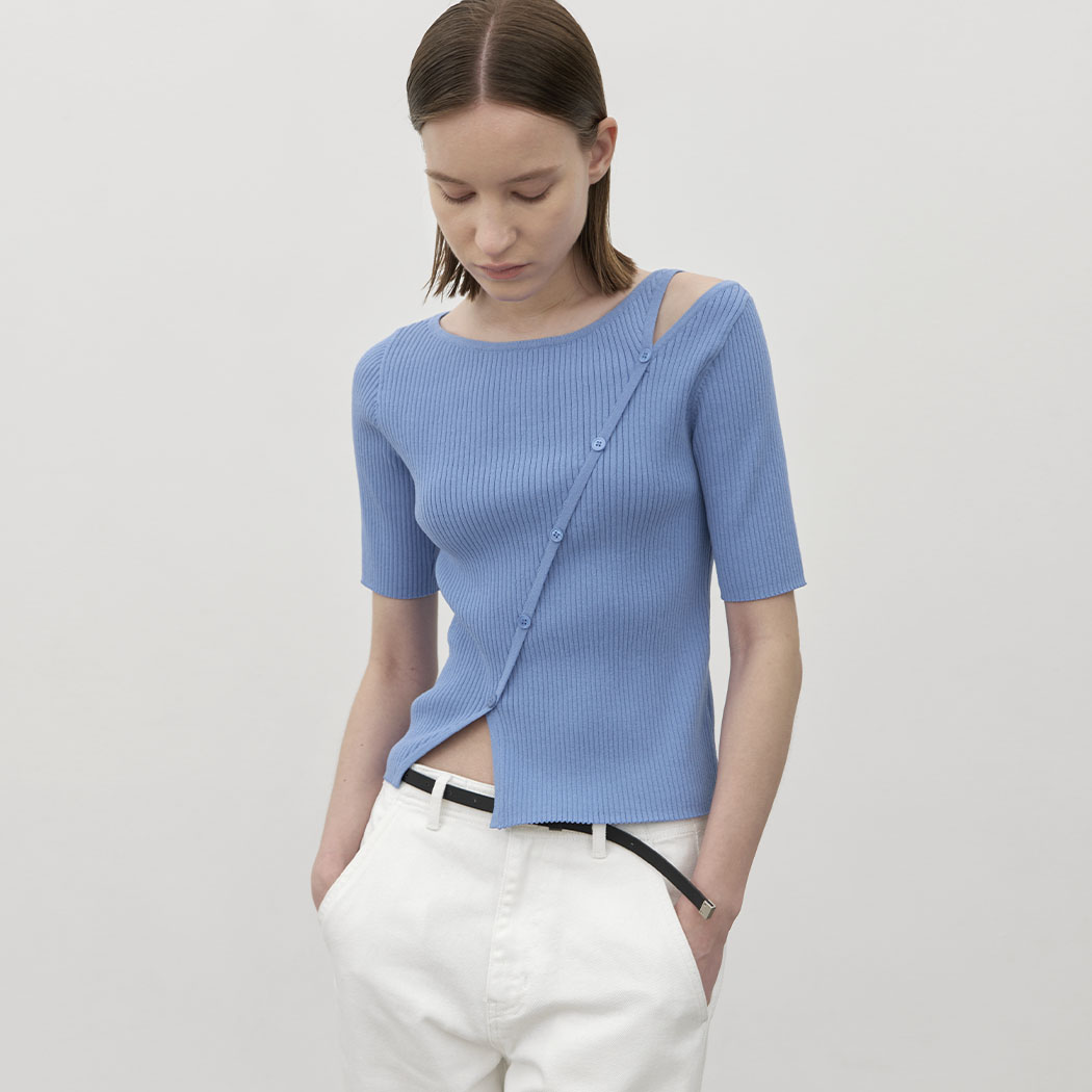 （T-6851）HEBA BUTTON CUTOUT KNIT