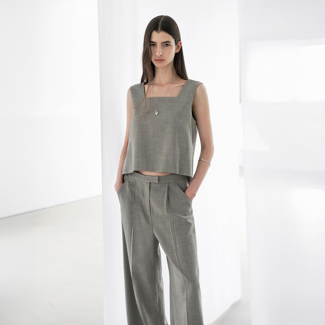 （BL-4329）ROU SET-UP SQUARE NECK BLOUSE