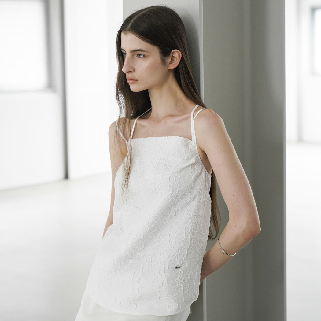 （BL-4336）CREASE STRING SLEEVELESS BLOUSE