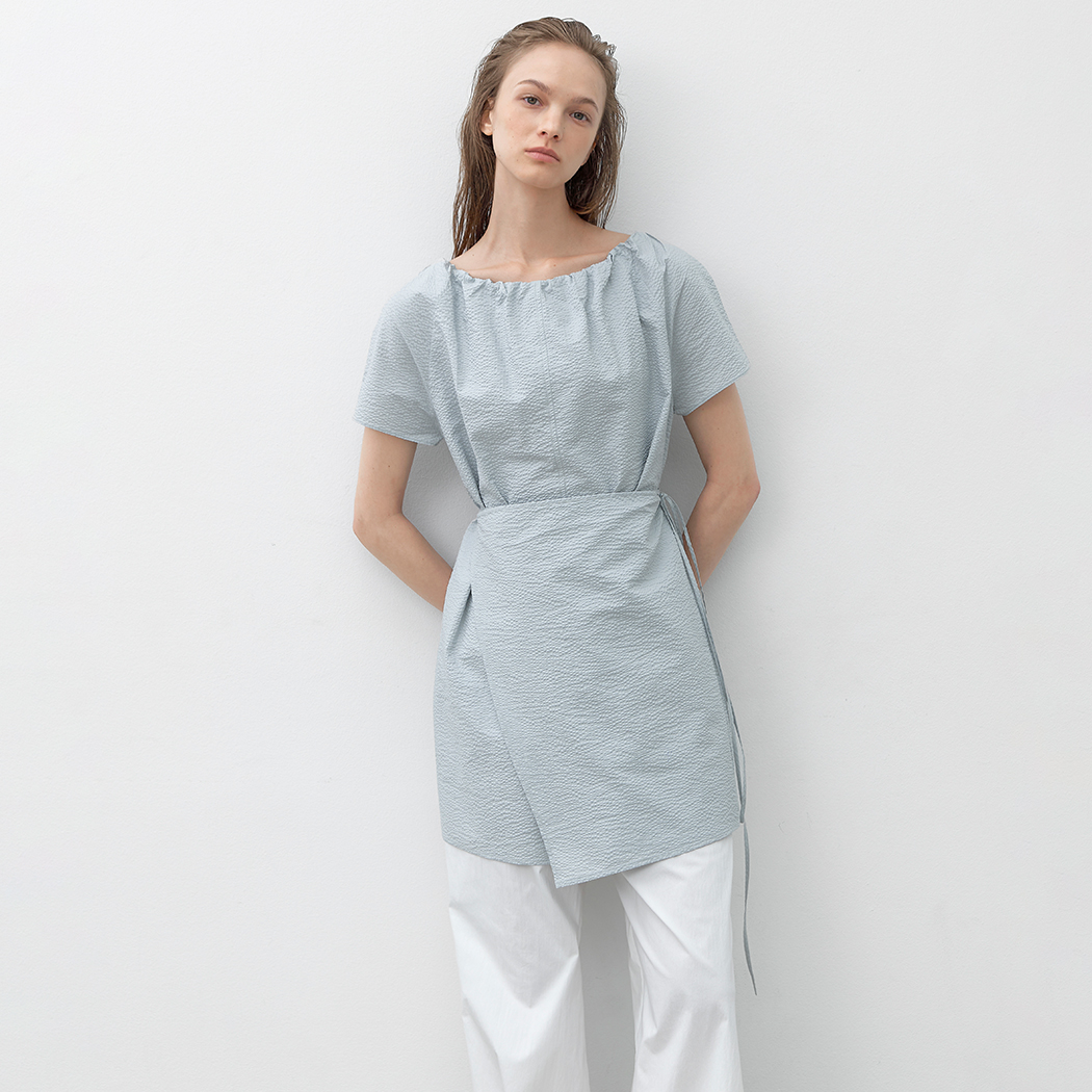（OP-6265）EMBO STRAP MIINI WRAP DRESS