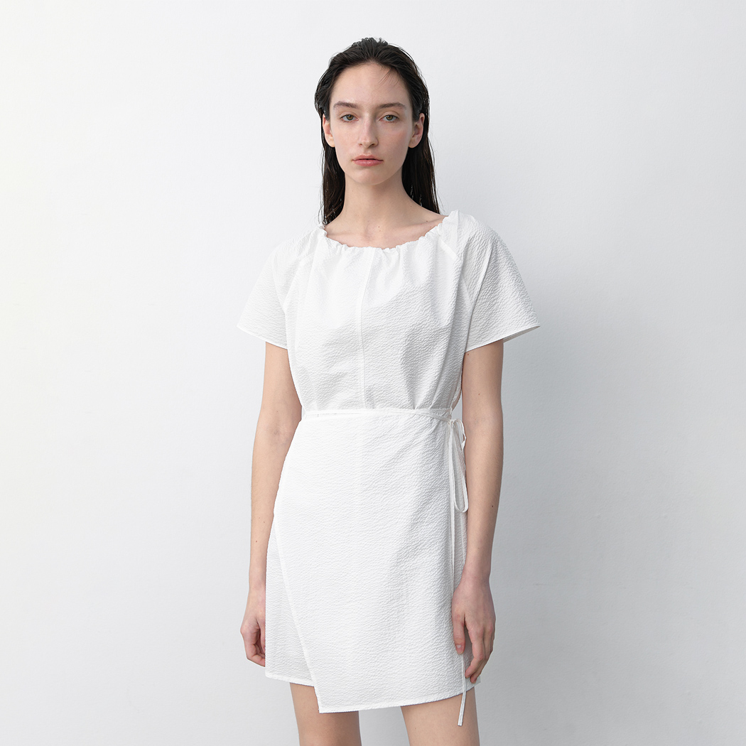 （OP-6265）EMBO STRAP MIINI WRAP DRESS