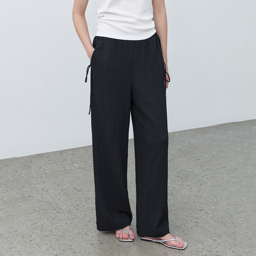 （PT-5645）YUIE CREASE SET-UP STRING PANTS