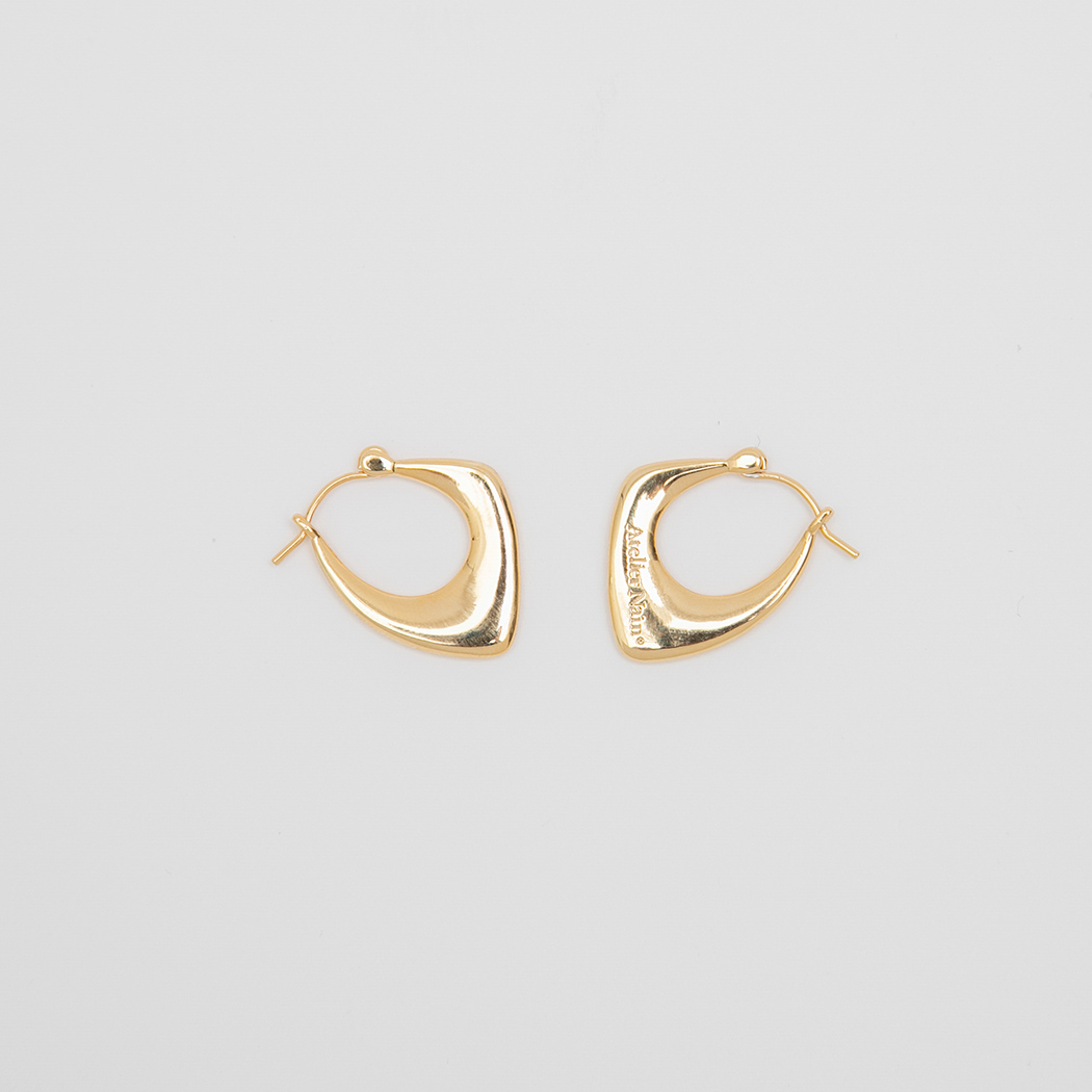 （E-1599）FLAT TRIANGLE SHAPE EARRING