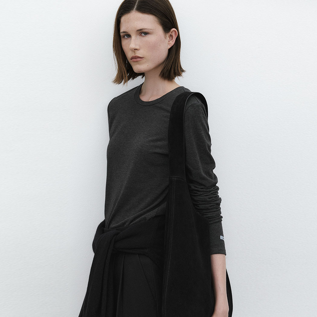 （T-7134）ESSENTIAL ROUND NECK SOFT SLIM TEE
