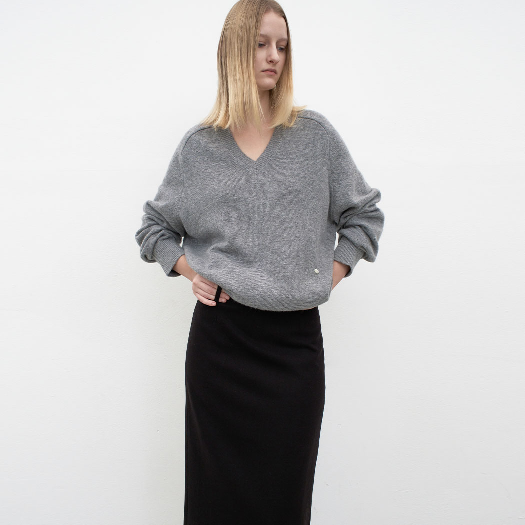 （T-7151）ESSENTIAL V-NECK OVERFIT KNIT