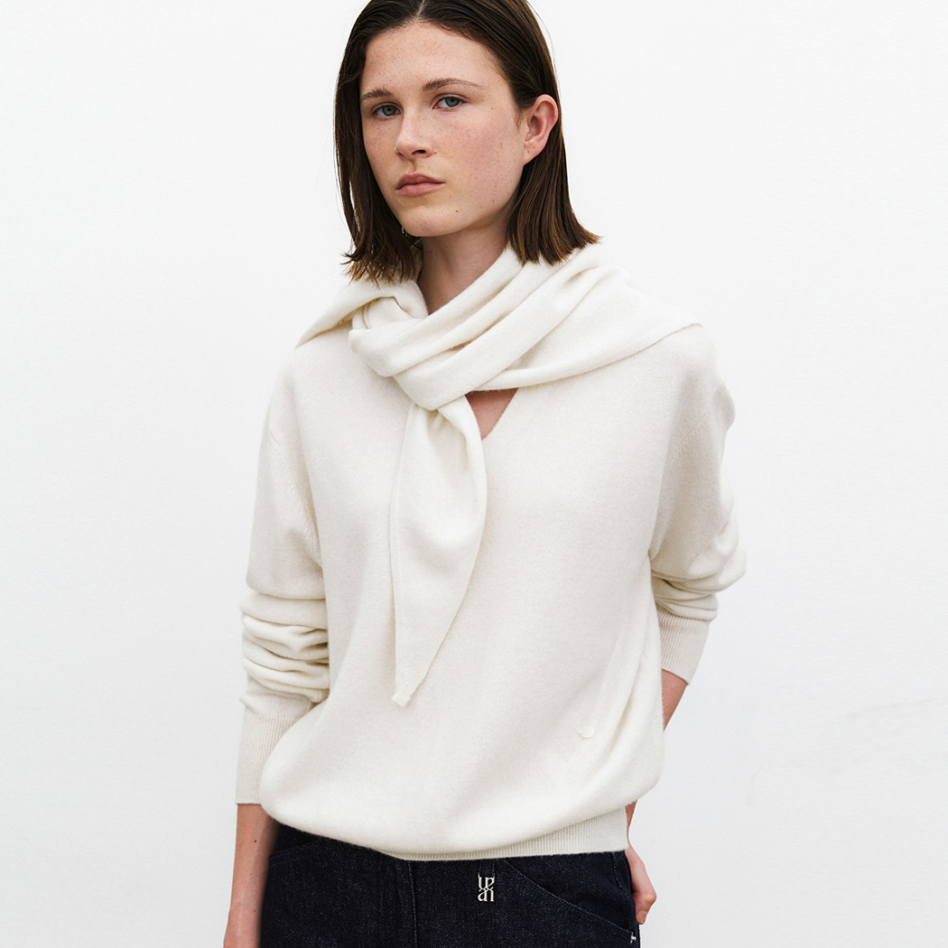 （T-7125）ESSENTIAL CASHMERE DEEP V-NECK KNIT
