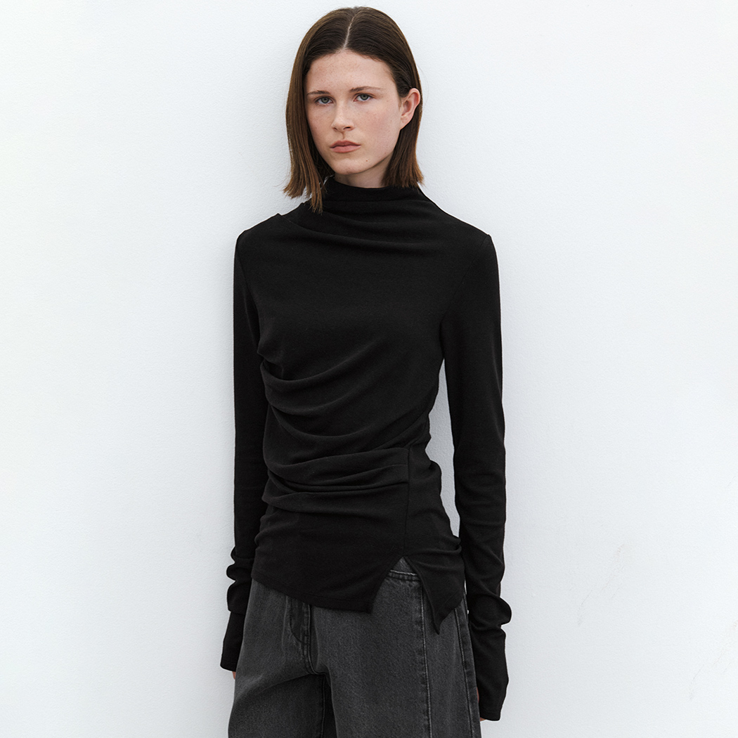 （T-7132）MOCK NECK TUCK DETAIL TEE