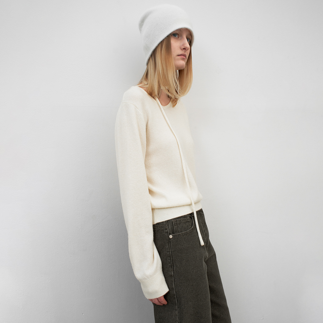 （T-7142）SIDE NECK STRAP DETAIL KNIT