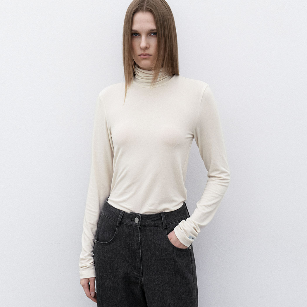 (T-7135)ESSENTIAL SHEER TURTLE NECK TEE