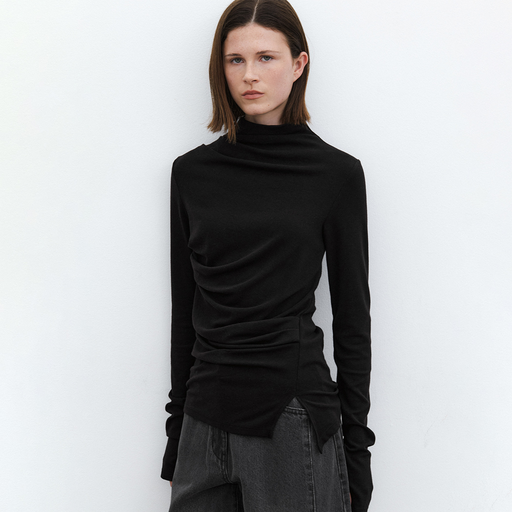 （T-7132）MOCK NECK TUCK DETAIL TEE