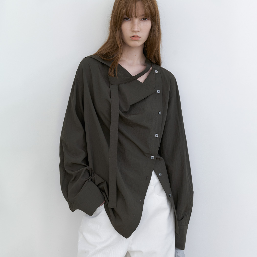 （BL-4390）ASSYMETRIC TIED BLOUSE