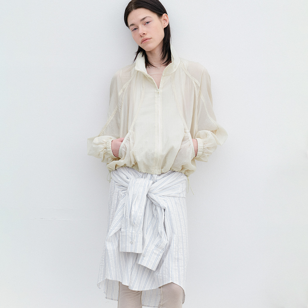 （JP-602）AN SHEER NYLON HIGH NECK JUMPER