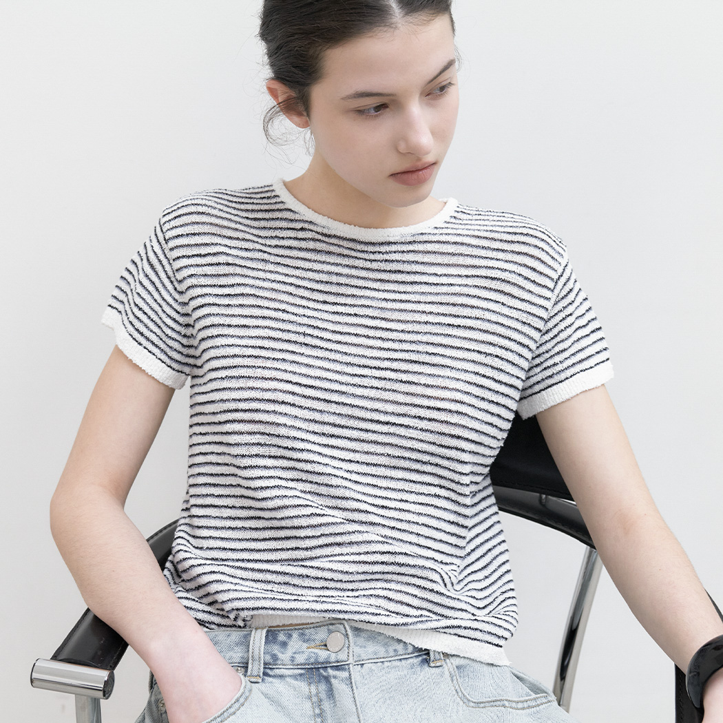 （T-7245）BOUCLE ROUND NECK STRIPED KNIT
