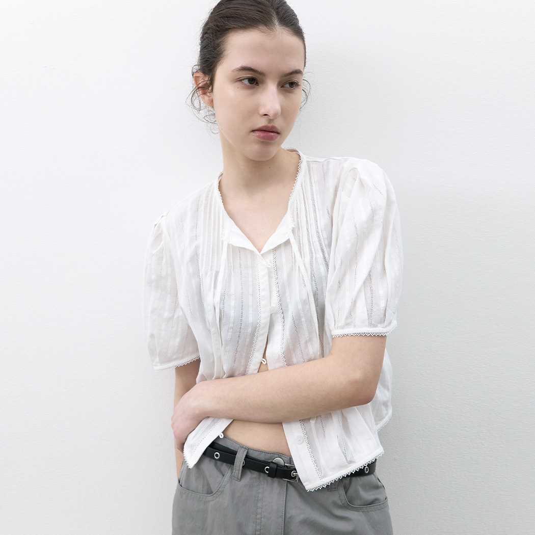 （BL-4429）LACE TRIM VOLUME SLEEVE PEASANT BLOUSE