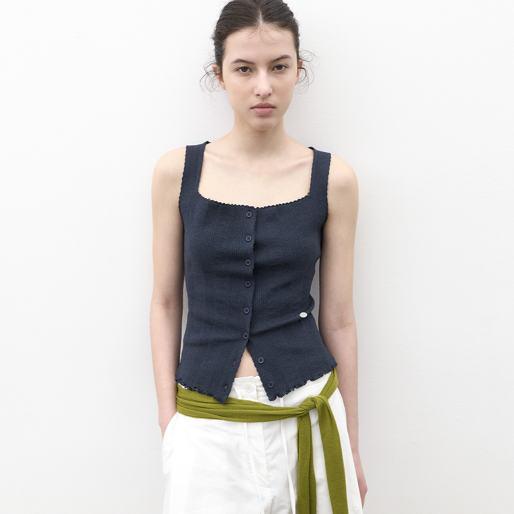 （VT-0285）EYELET SCALLOP DETAIL KNIT VEST