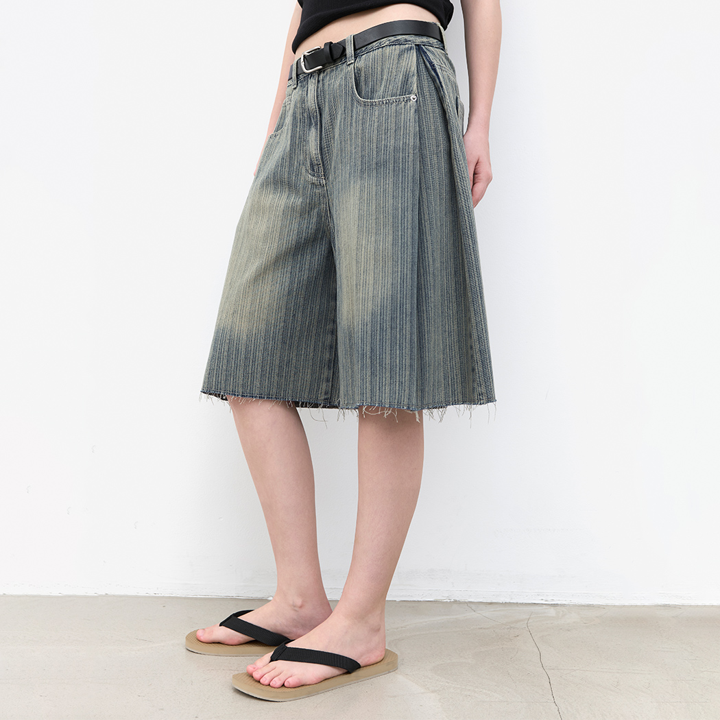 （PT-5765）STRIPE TUCK BERMUDA DENIM PANTS
