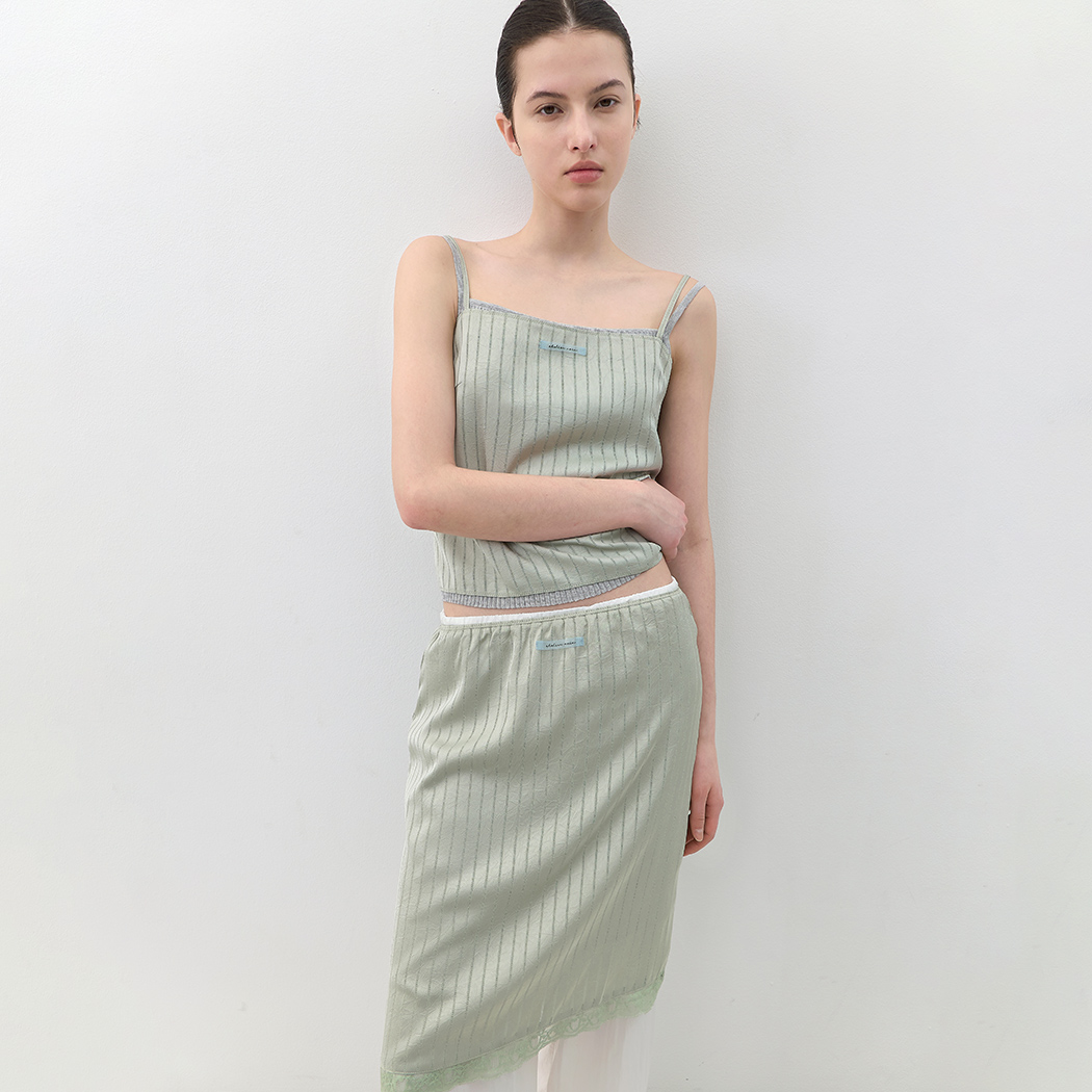 （BL-4425）AN SATIN SET-UP STRIPED TOP S