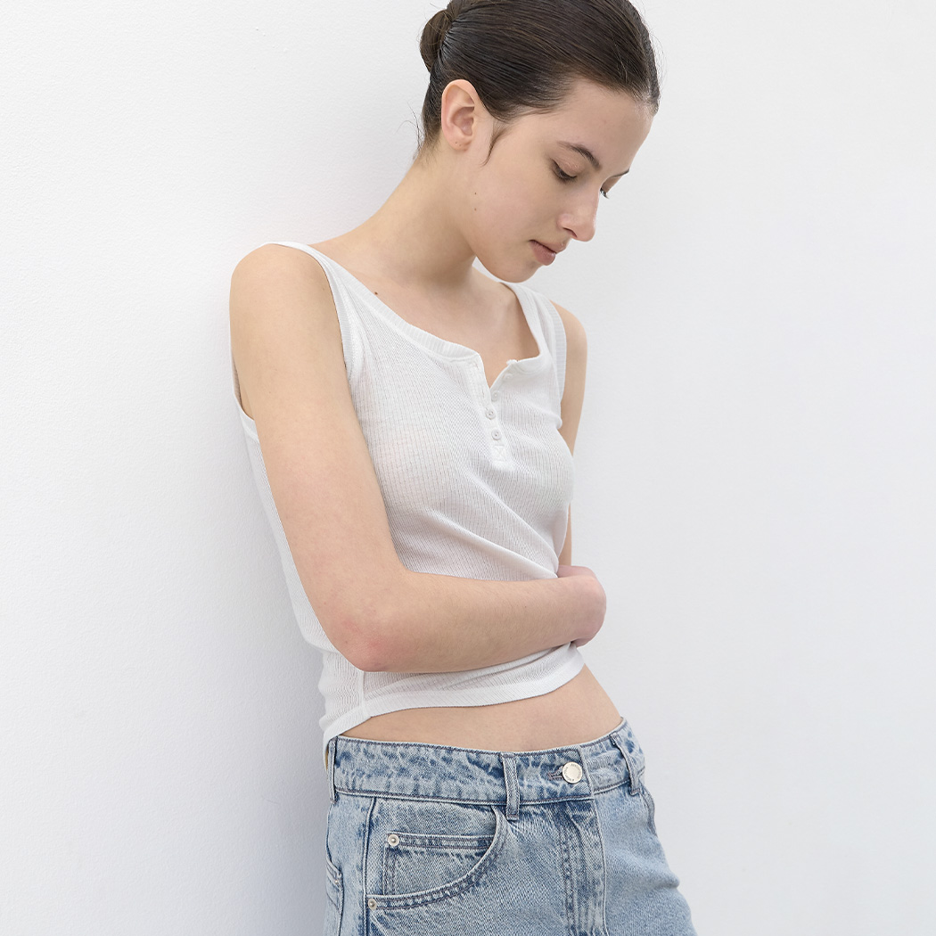 （T-7229）AN RIBBED 4-BUTTON SLEEVELESS TEE