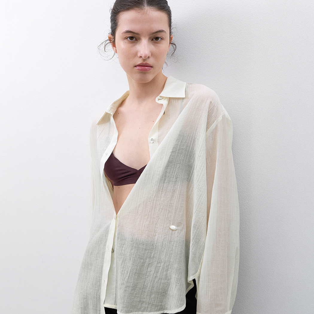 (Z-BL-4314)ESSENTIAL LOOSE FIT SHEER SHIRT