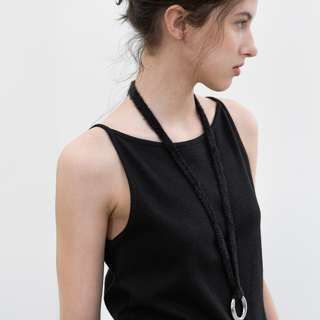 (ZT-6930)ESSENTIAL SOLID SLEEVELESS TEE