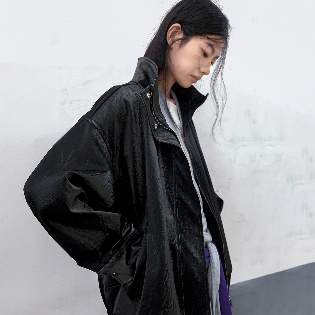 （JP-613）OVERFIT GLOSSY LEATHER HIGH NECK BLOUSON