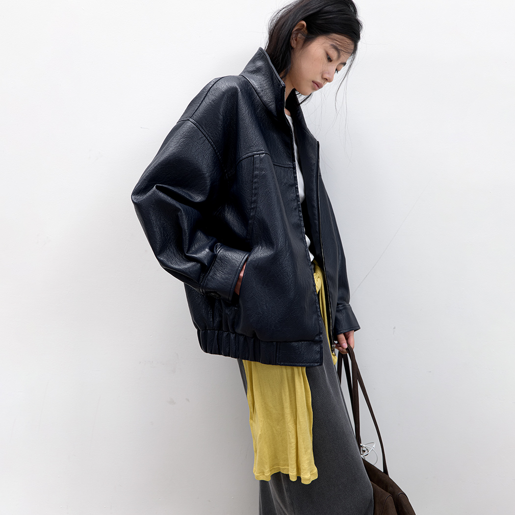 (JP-609)LEATHER HIGH NECK OVERSIZED JUMPER