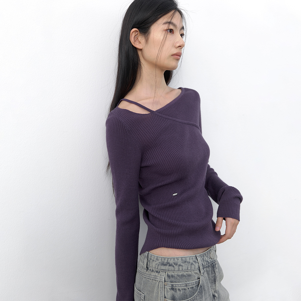 （T-7299）ASYMMETRY CUT-OUT SLIM KNIT