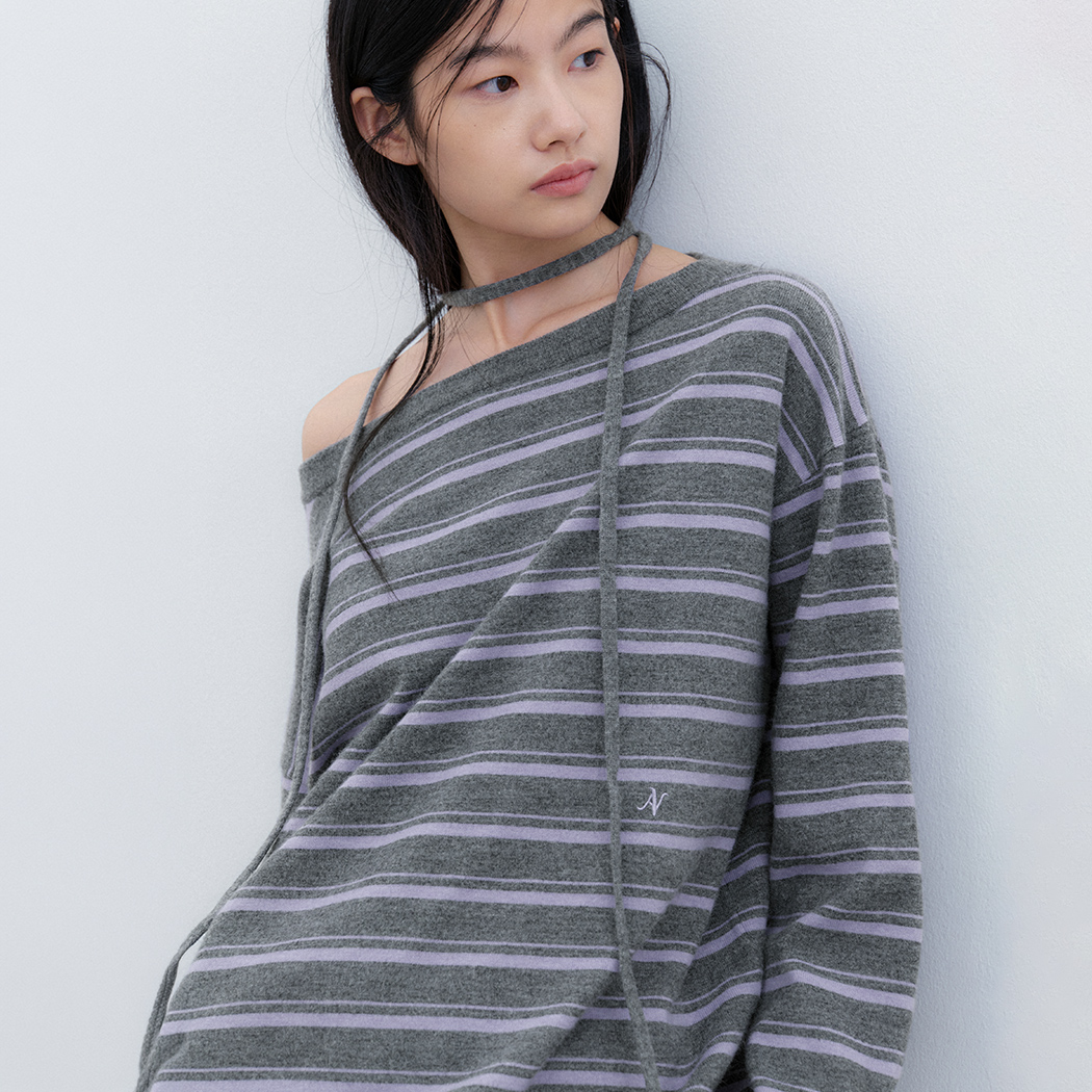 （T-7303）OFF-SHOULDER STRING LOOSE FIT STRIPED KNIT