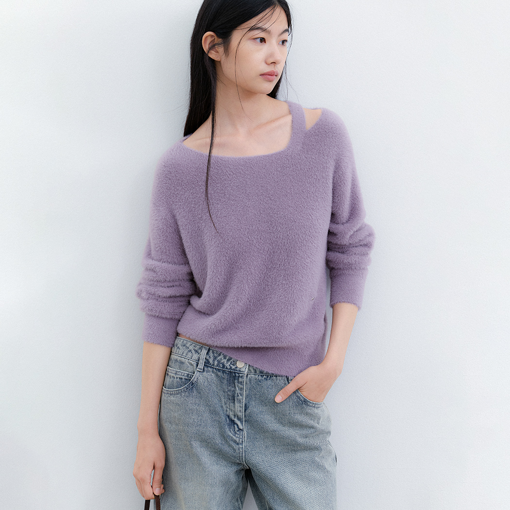 （T-7322）FAKE ANGORA CUT OUT KNIT