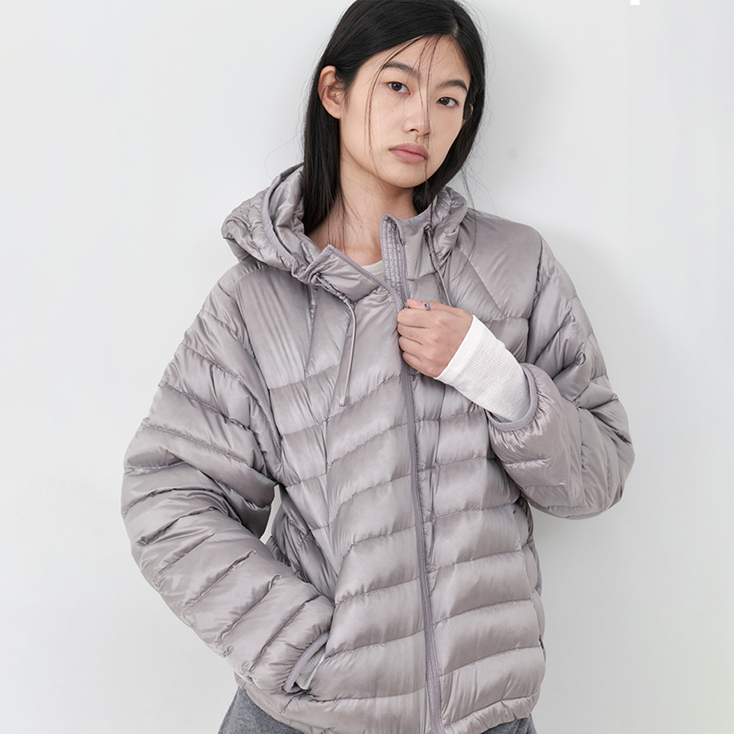 （JP-619）LIGHTWEIGHT GLOSSY HOODY DUCK DOWN