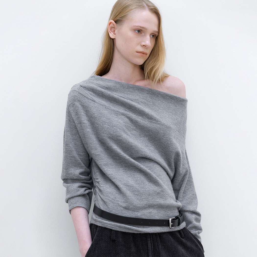 （T-7356）ONE OFF SHOULDER SOFT DRAPE KNIT