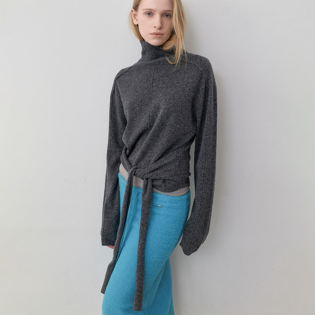 （T-7358）WAIST STRAP TURTLE NECK KNIT